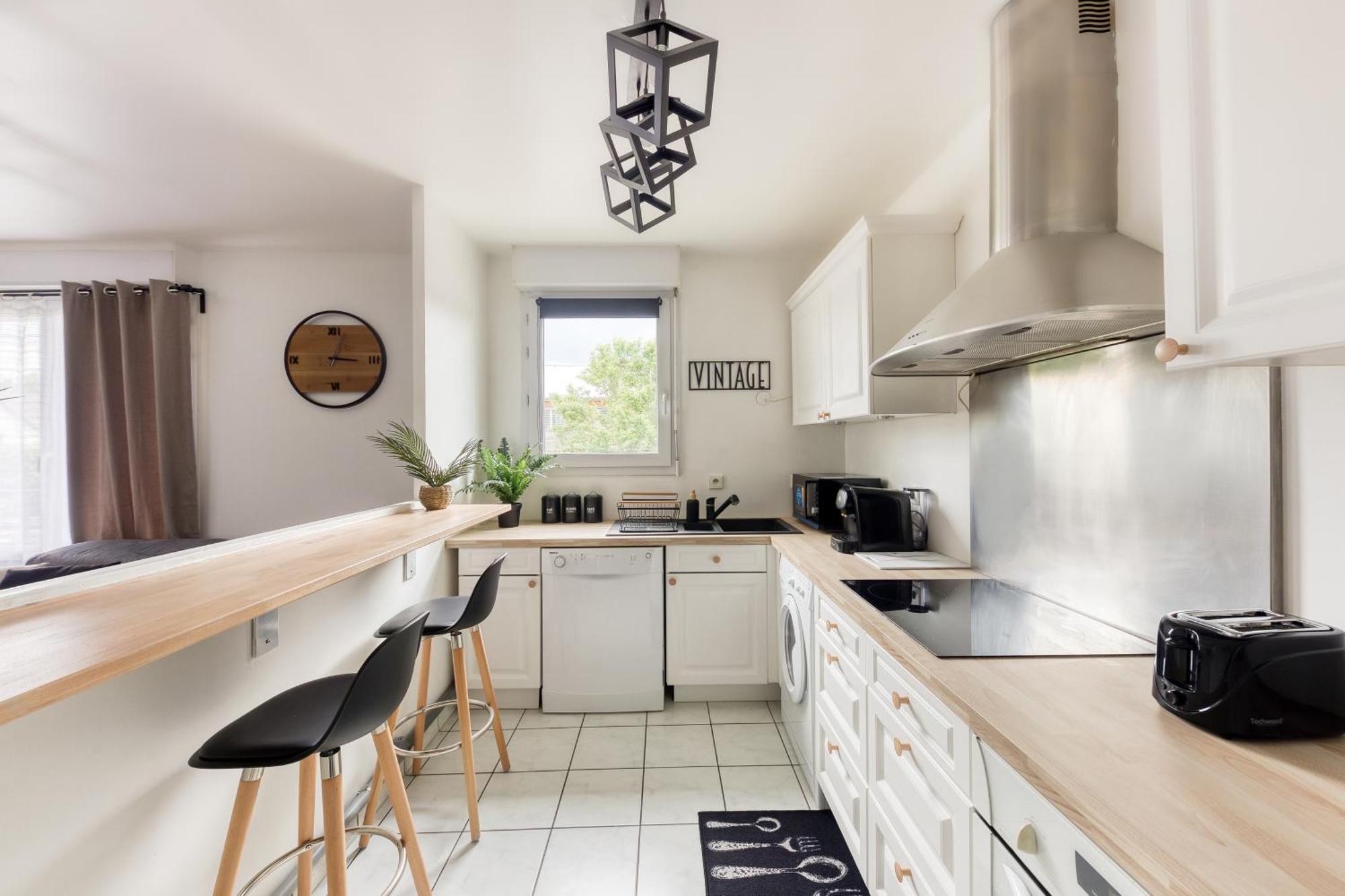 L'ilot Zen- Ideal Pour Famille-groupe-pro-double Parking-highwifi-aeroport Orly 8min-paris30min * Fresnes (Val-de-Marne)