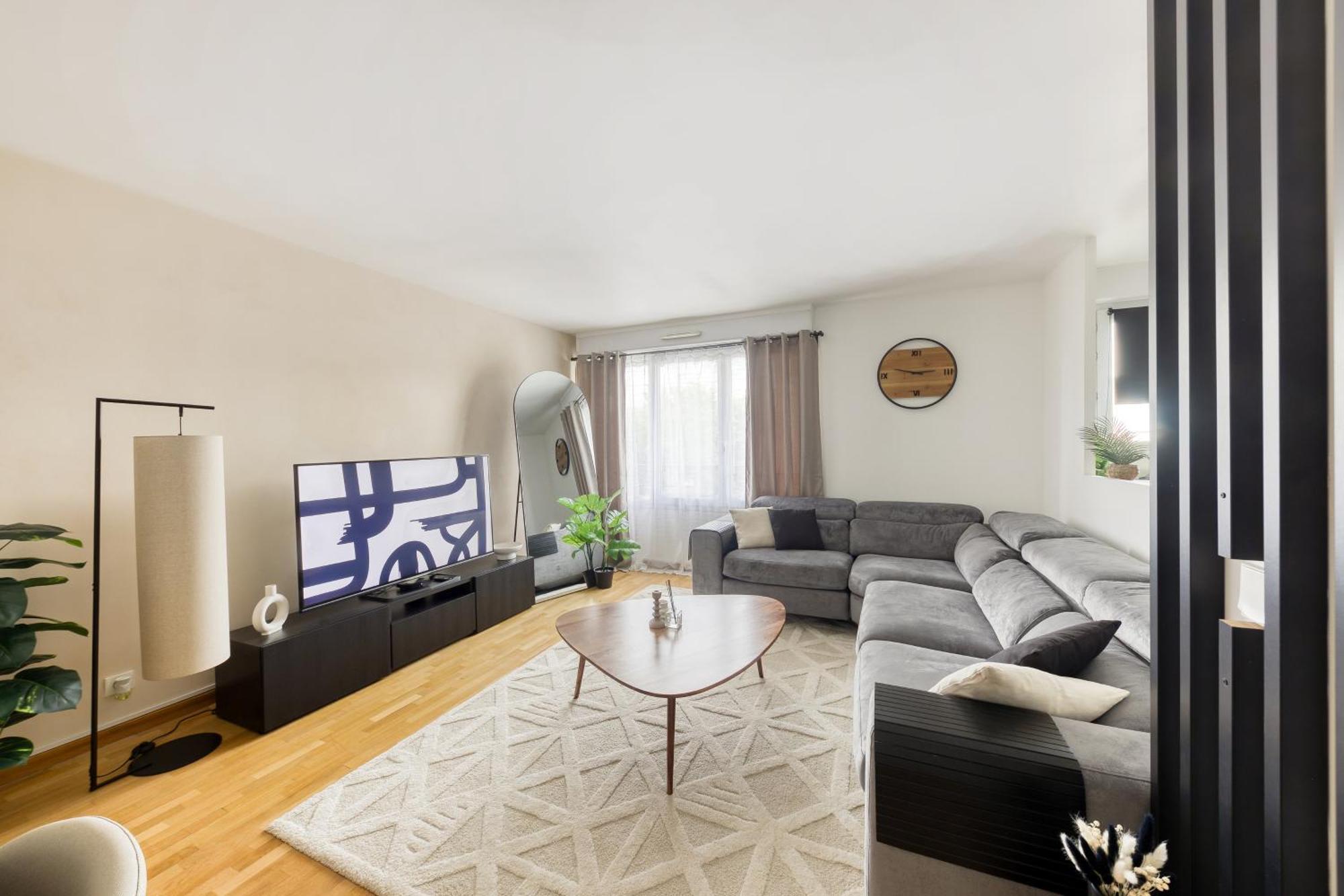 Appartement L'ilot Zen- Ideal Pour Famille-groupe-pro-double Parking-highwifi-aeroport Orly 8min-paris30min Fresnes (Val-de-Marne)